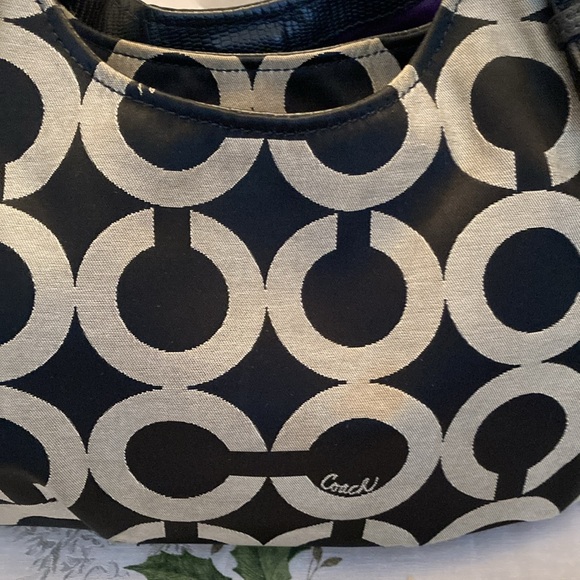 COACH HANDBAG with drawstring bag protector, three compartmentments. - Picture 5 of 11